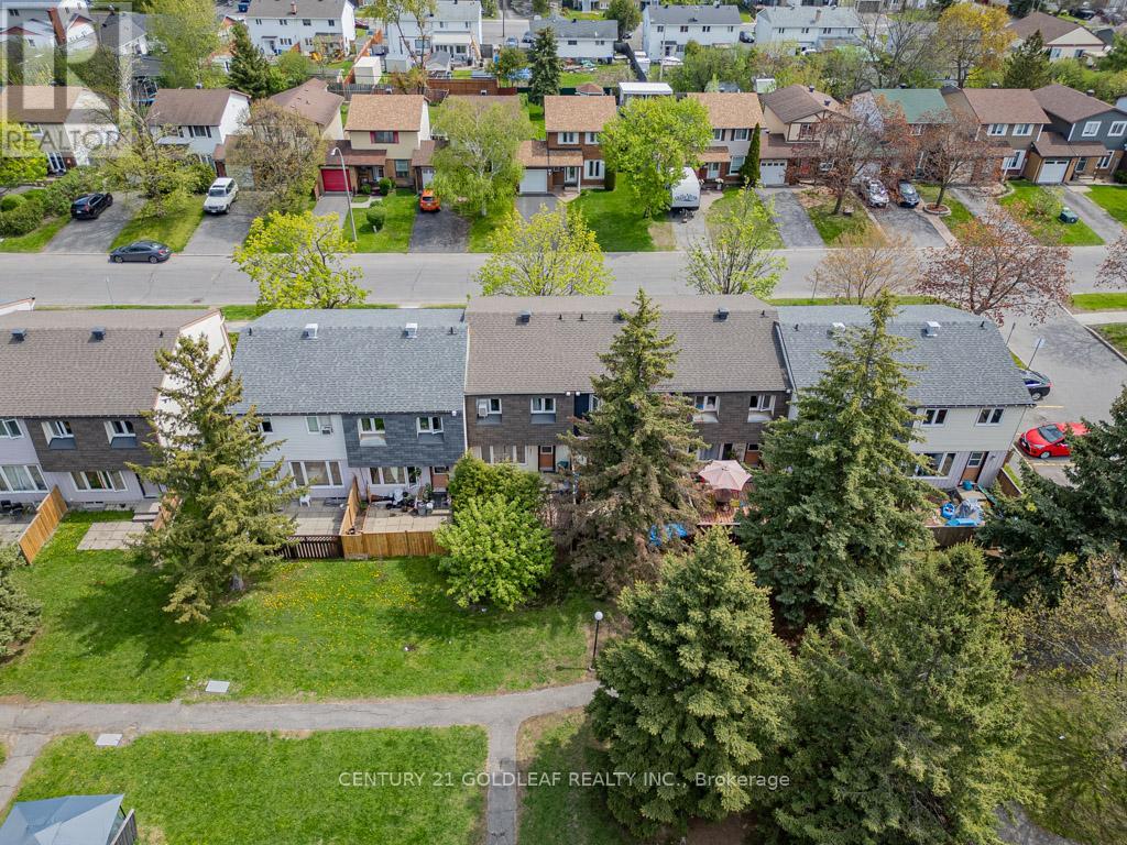 11 - 1342 Cedarcroft Crescent