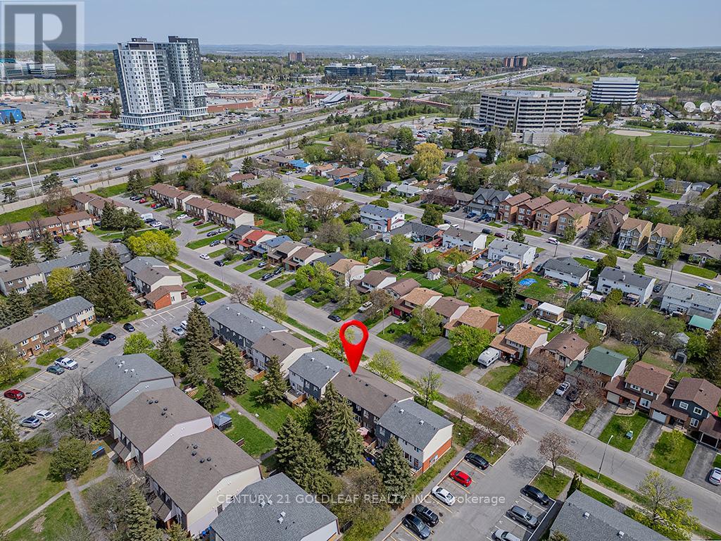 11 - 1342 Cedarcroft Crescent