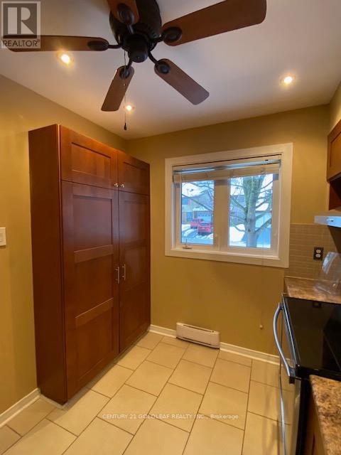 11 - 1342 Cedarcroft Crescent