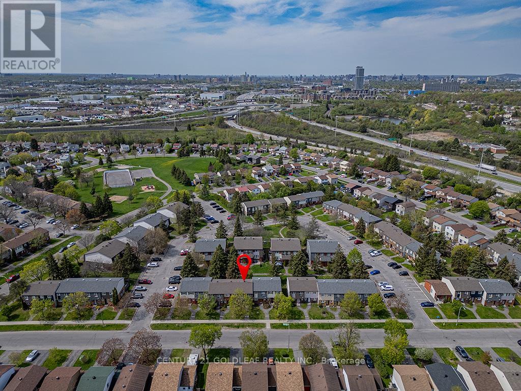 11 - 1342 Cedarcroft Crescent