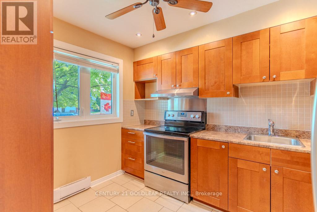 11 - 1342 Cedarcroft Crescent