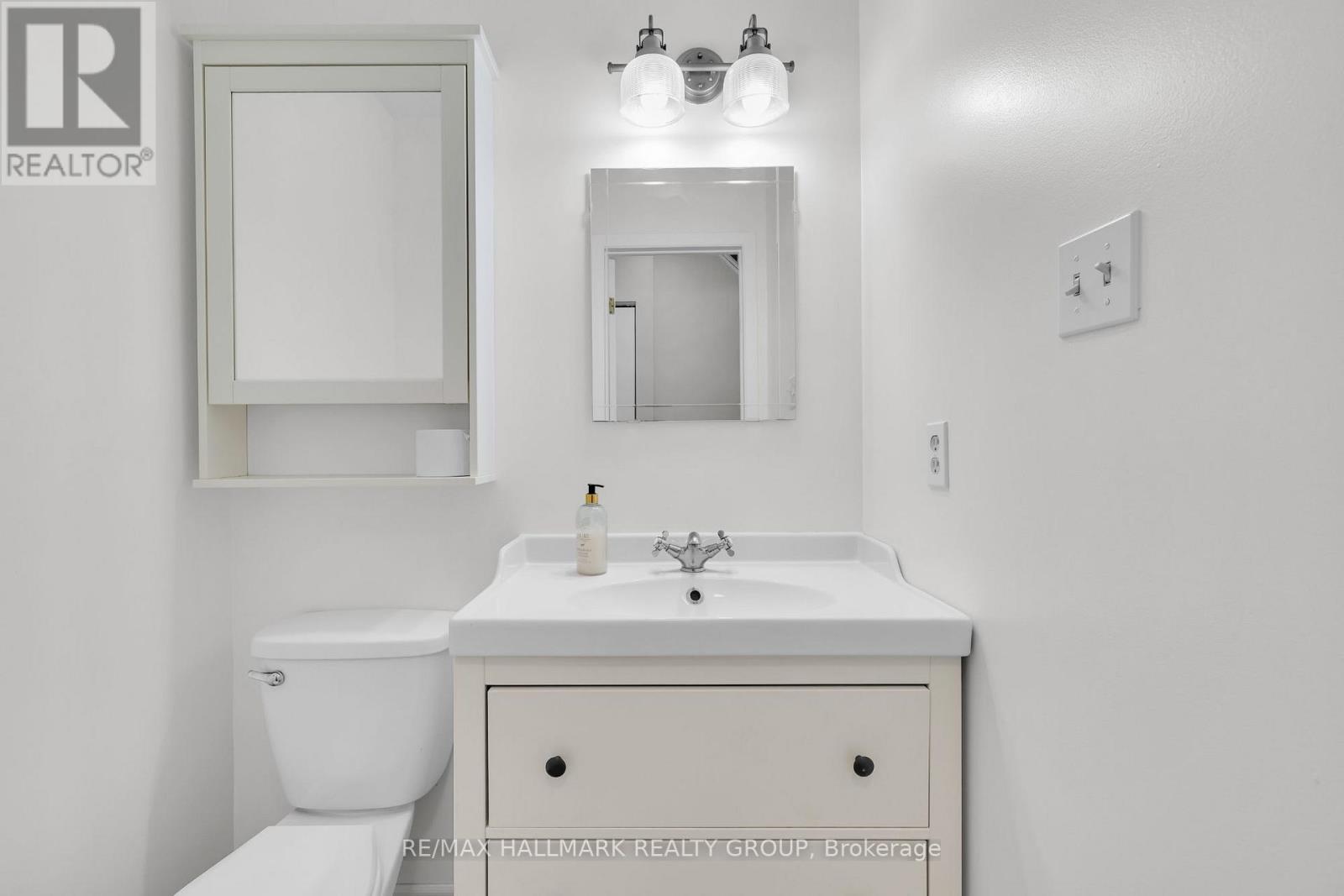 F - 3070 Councillors Way