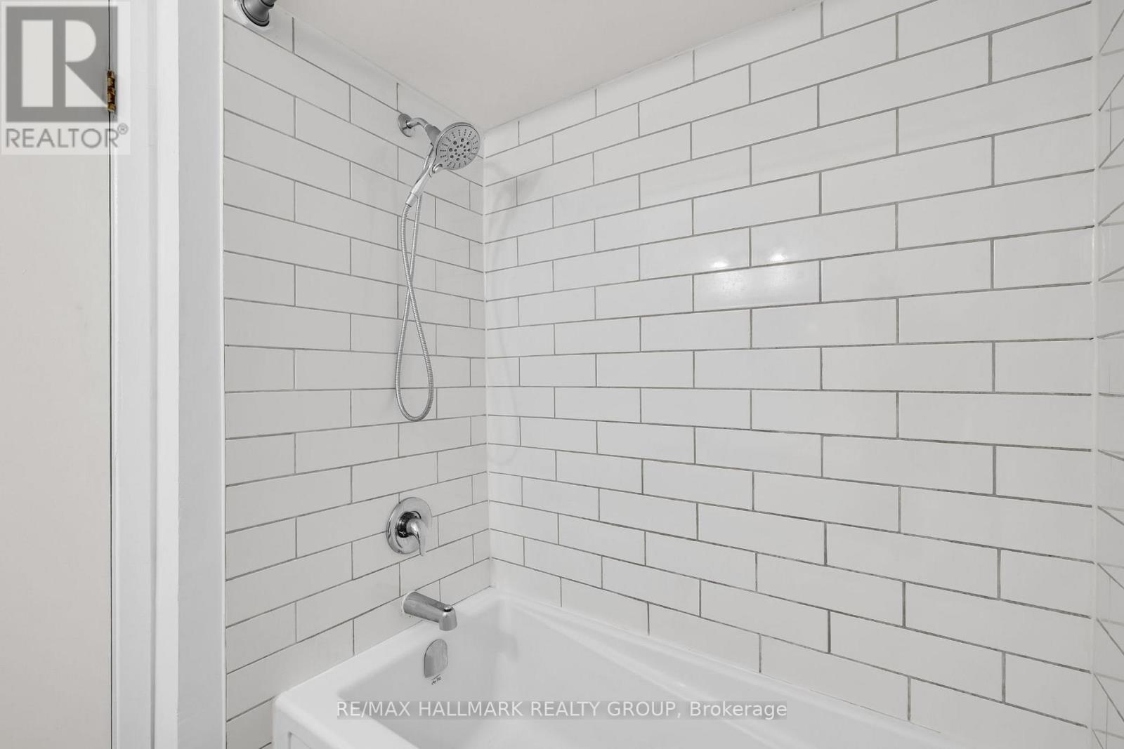 F - 3070 Councillors Way