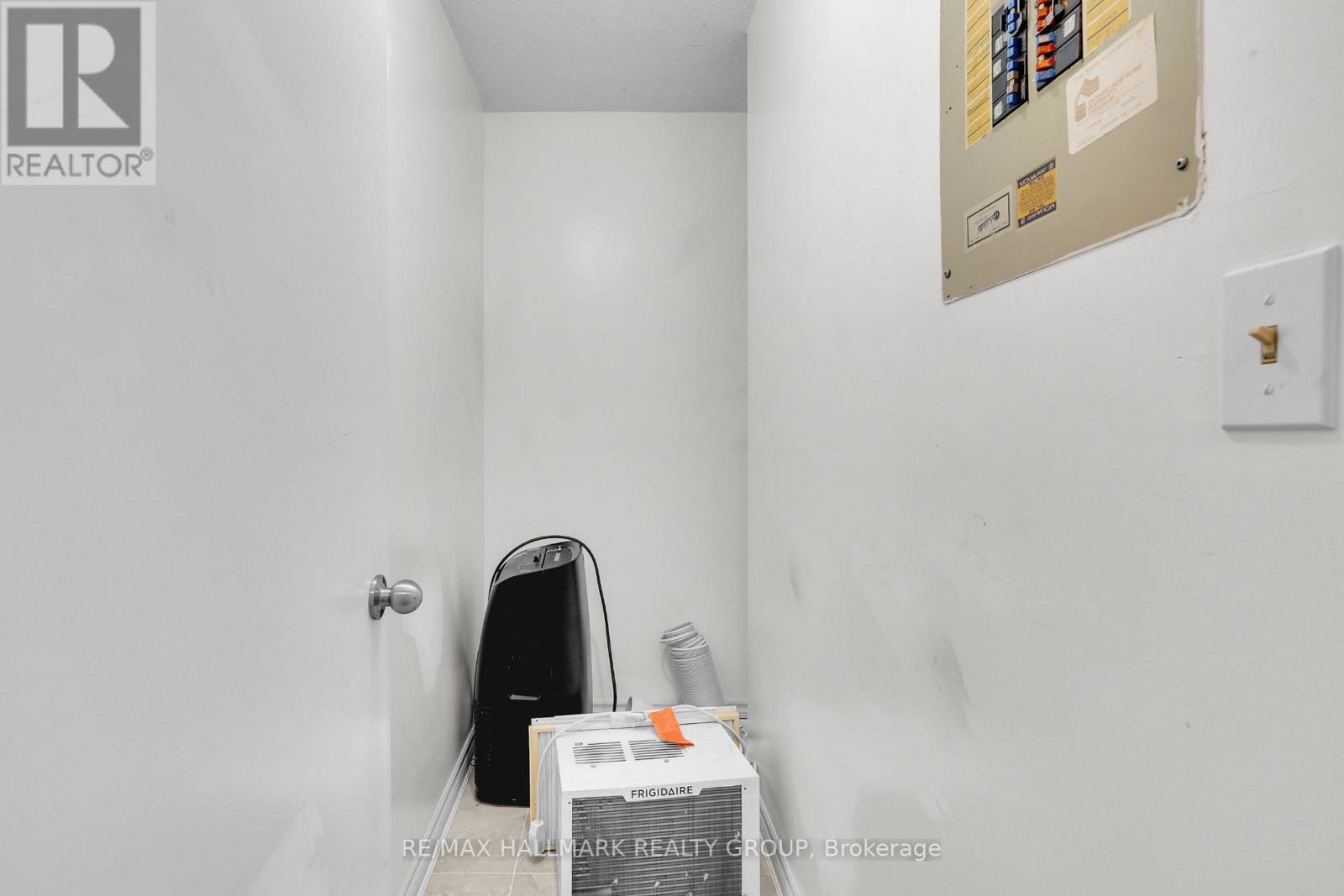 F - 3070 Councillors Way