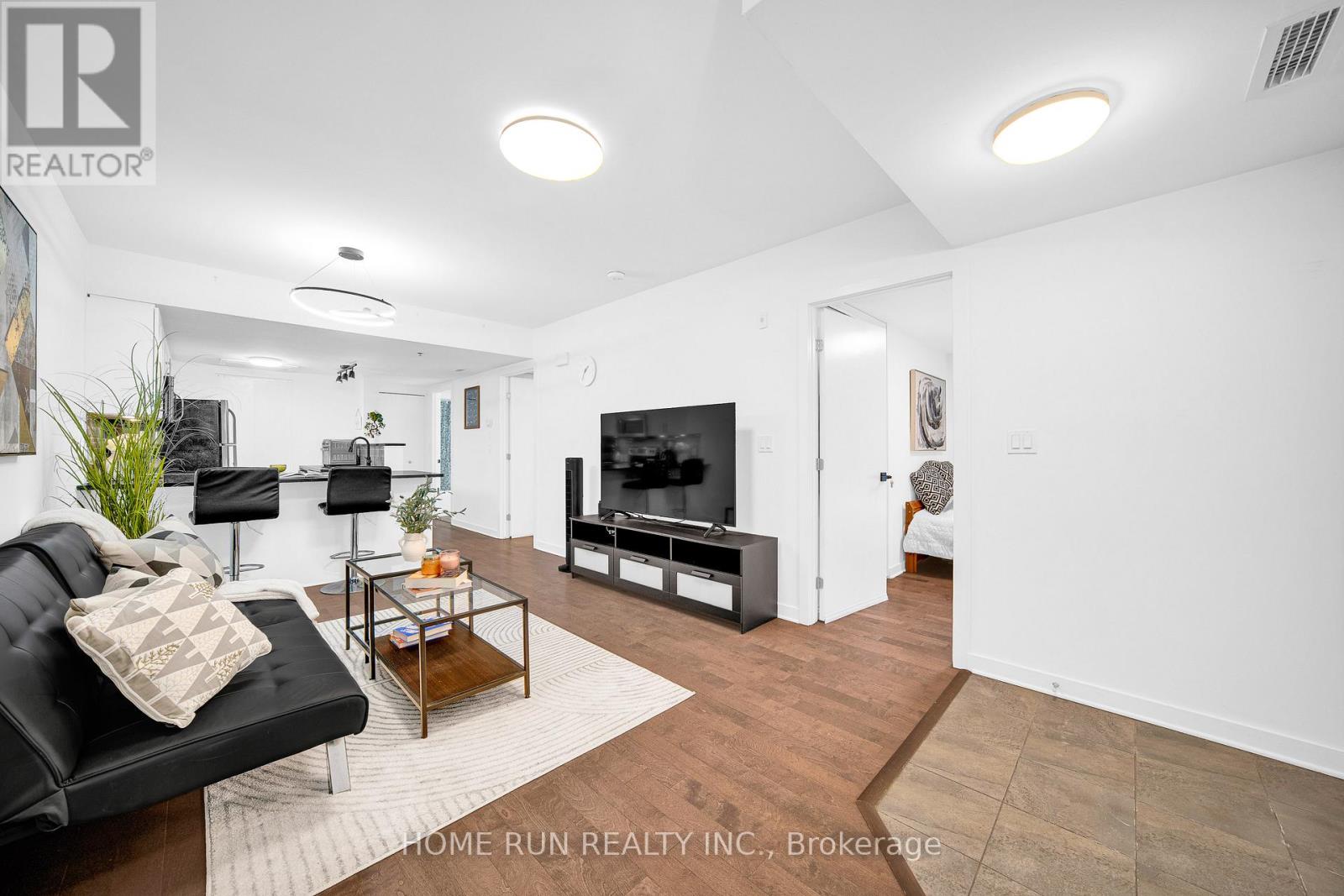 458a King Edward Avenue