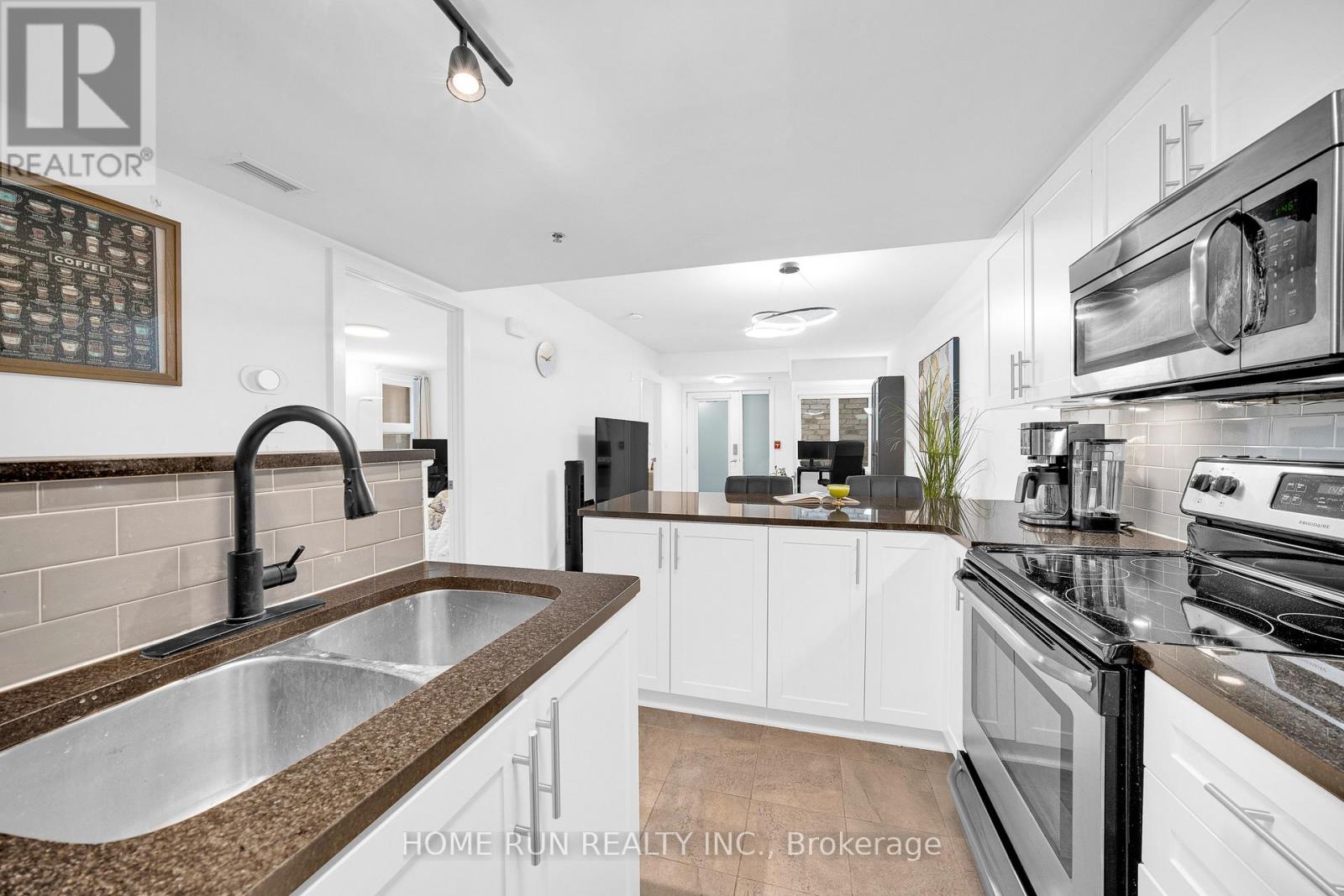 458a King Edward Avenue