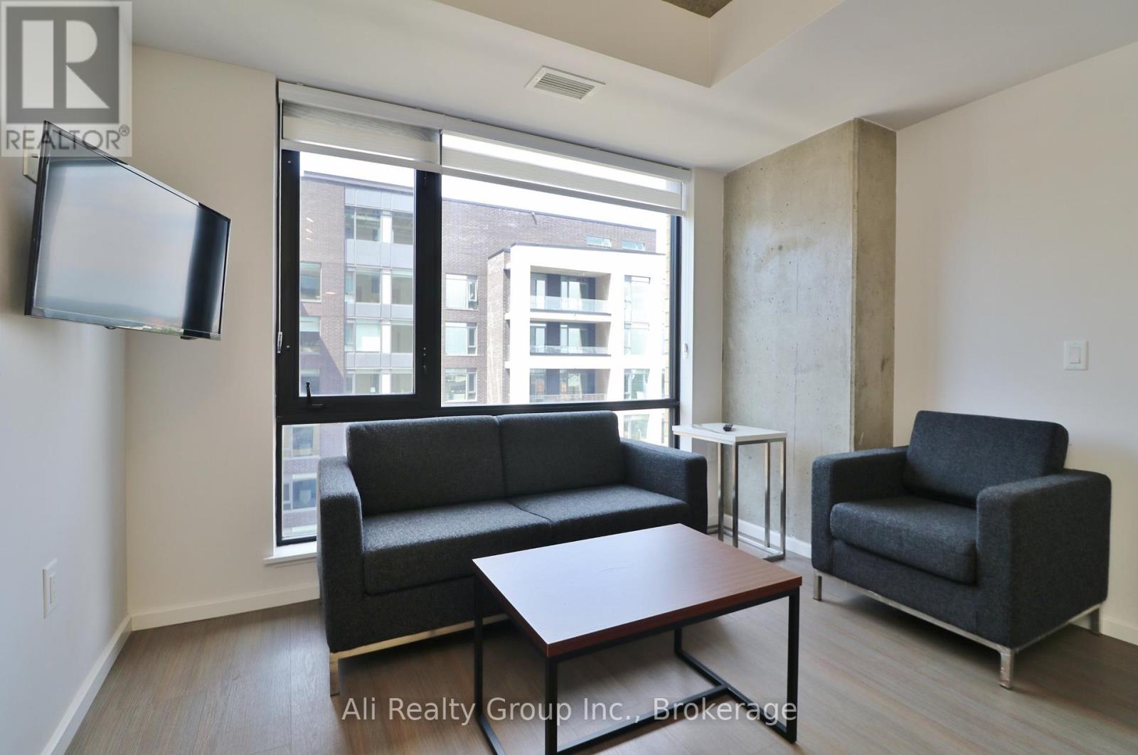 1602 - 105 Champagne Avenue S