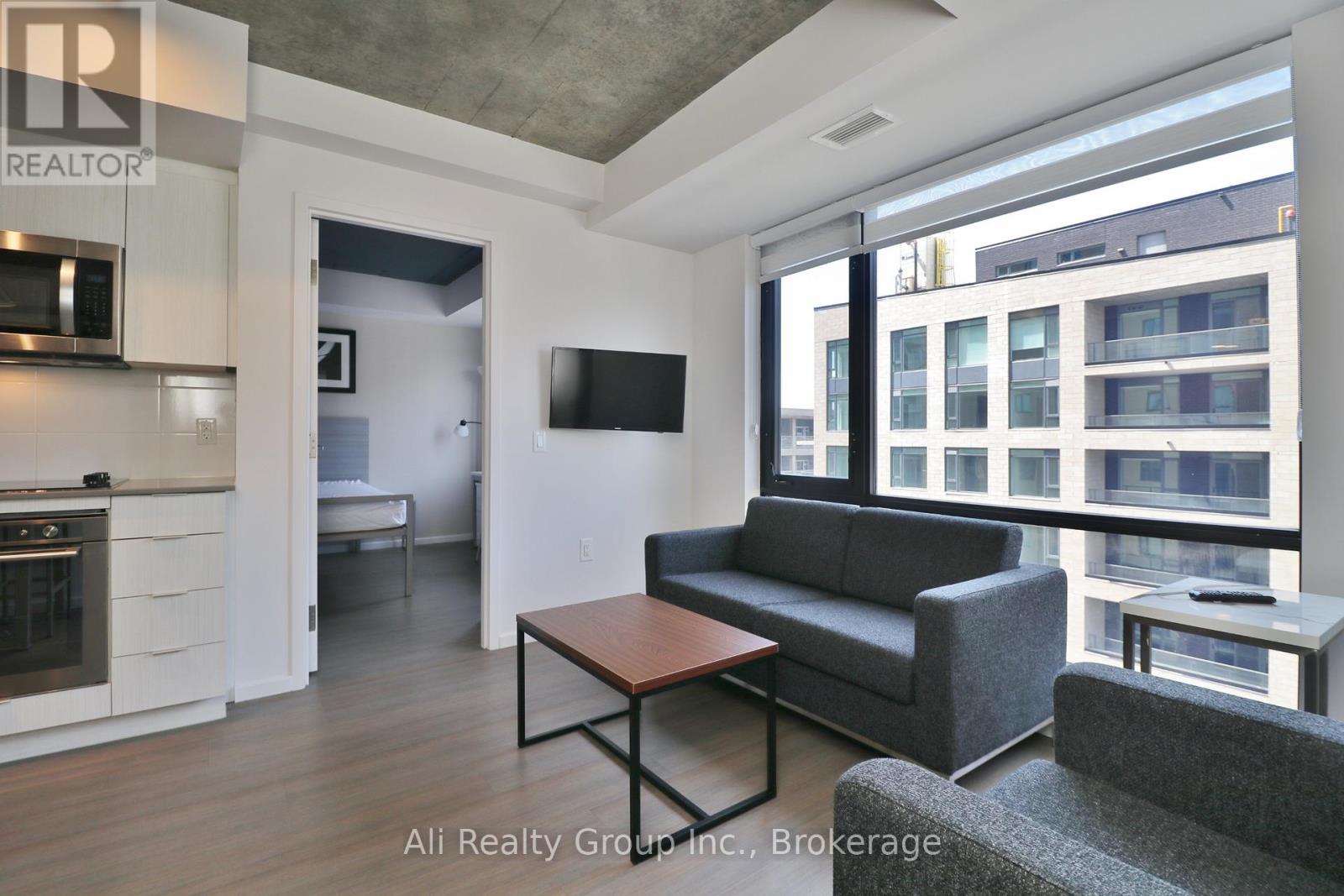 1602 - 105 Champagne Avenue S