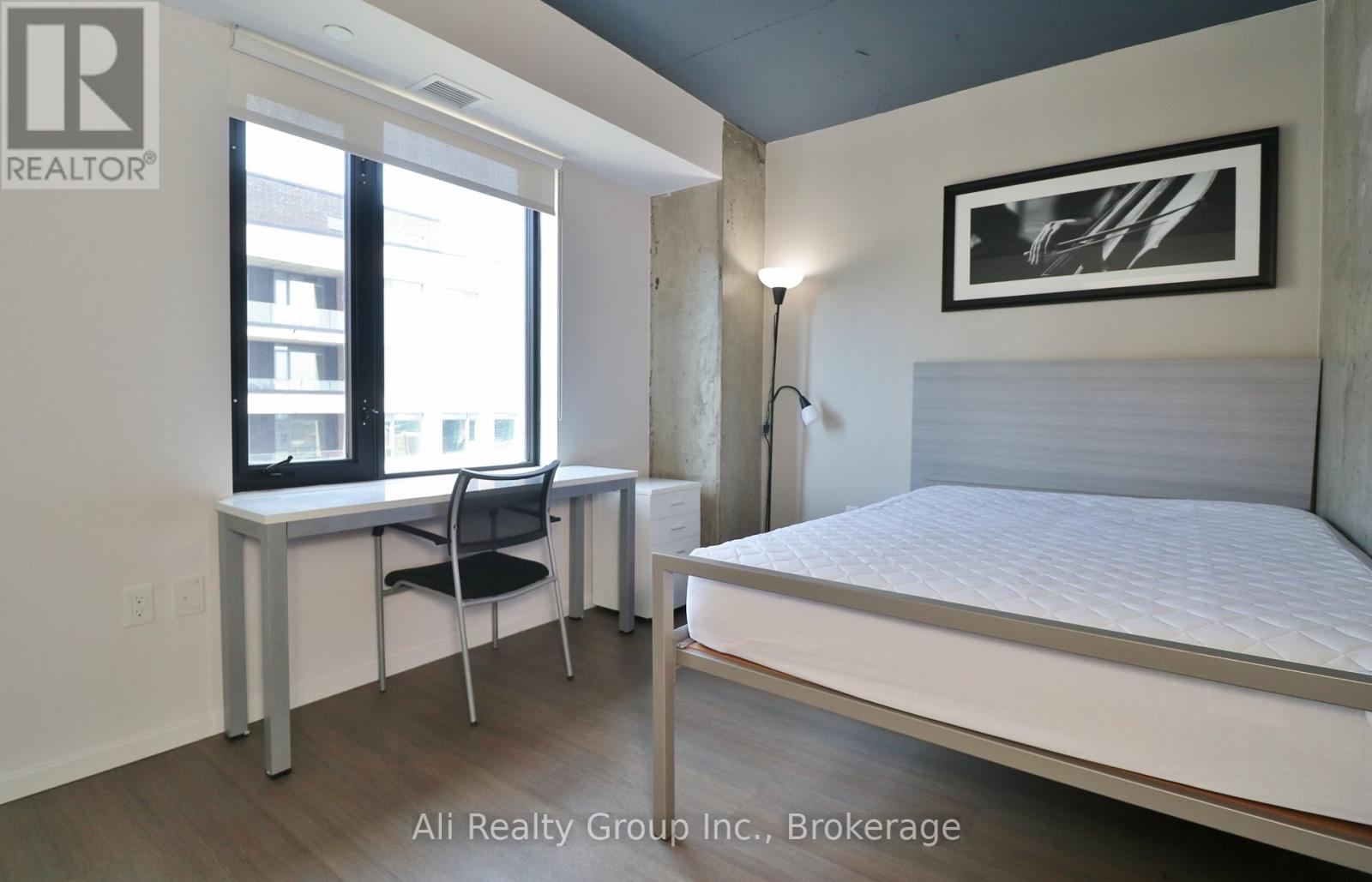 1602 - 105 Champagne Avenue S