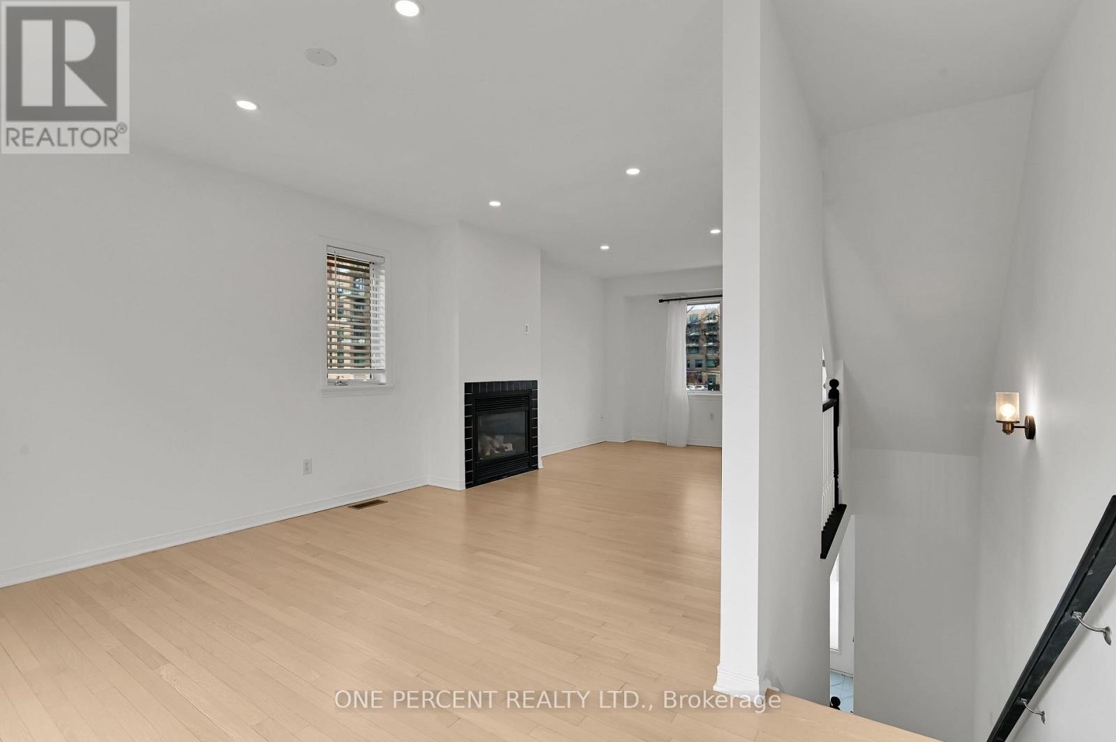 563 Burleigh Private