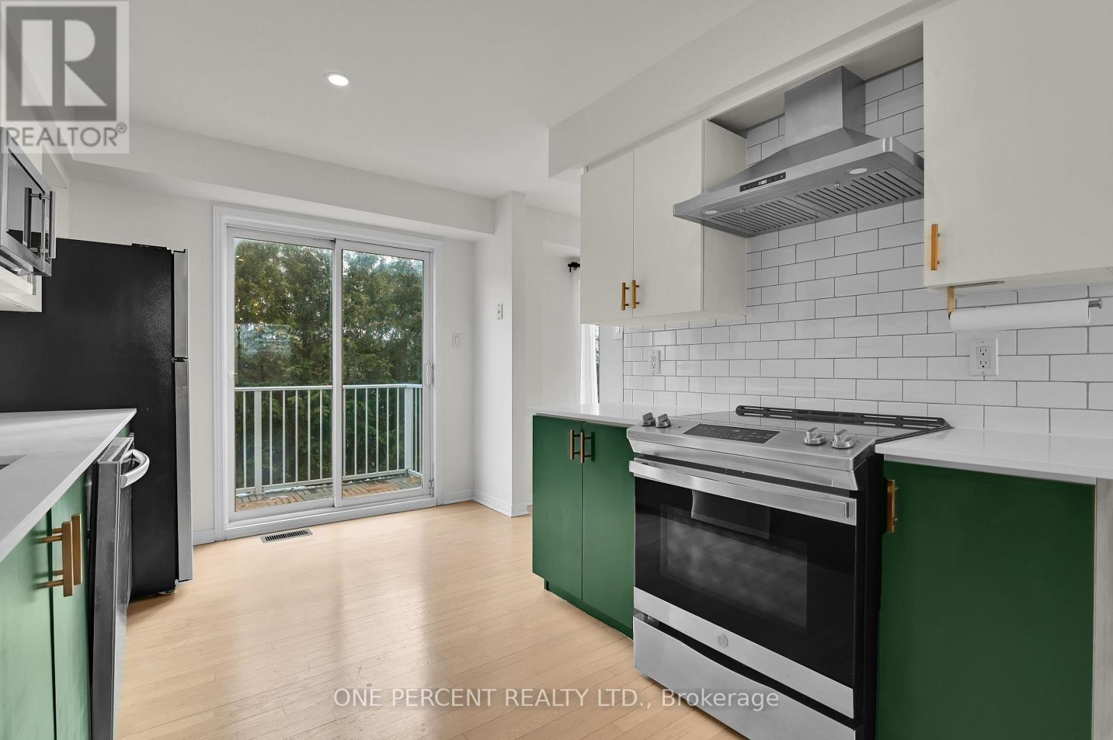 563 Burleigh Private