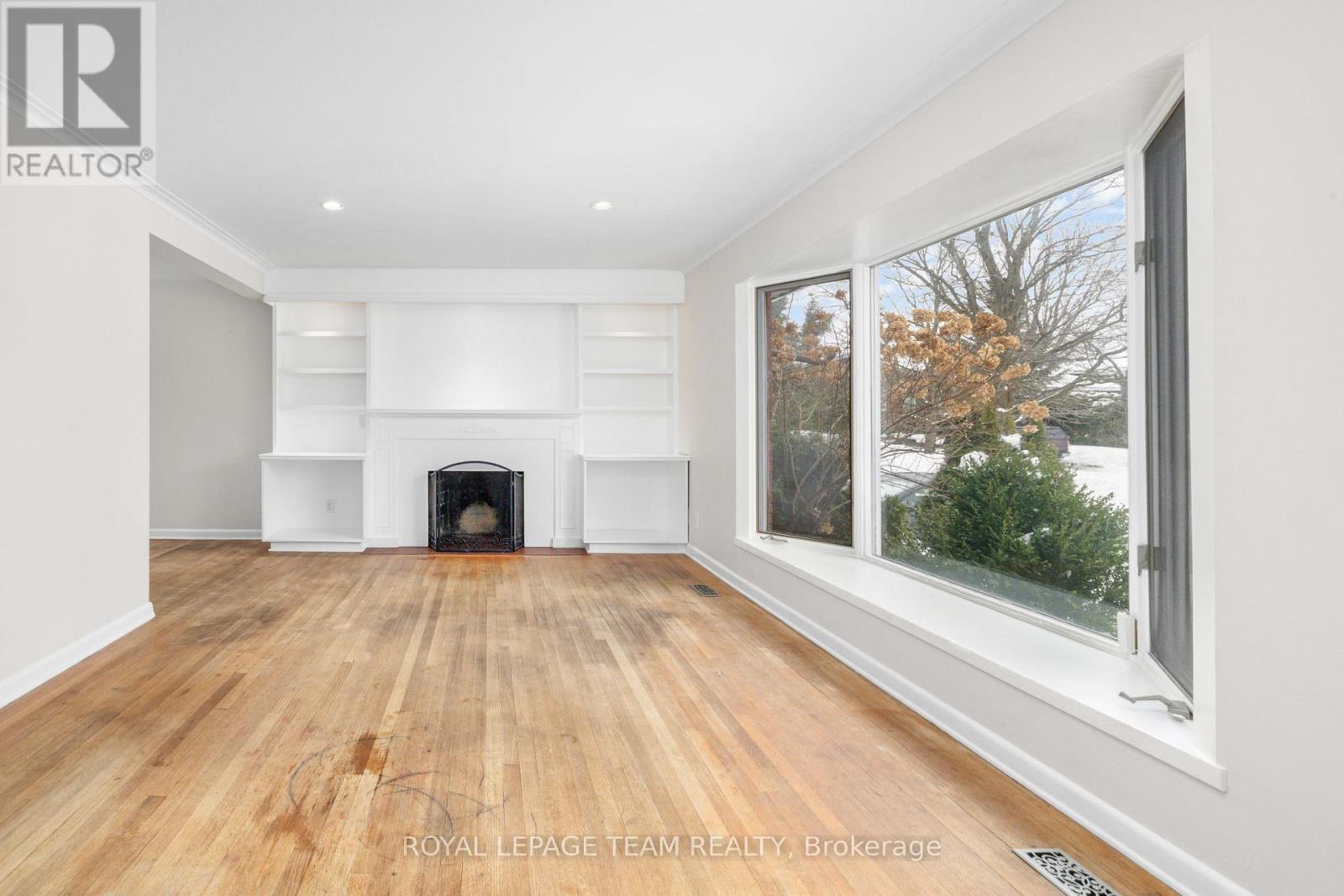 2358 Malone Crescent