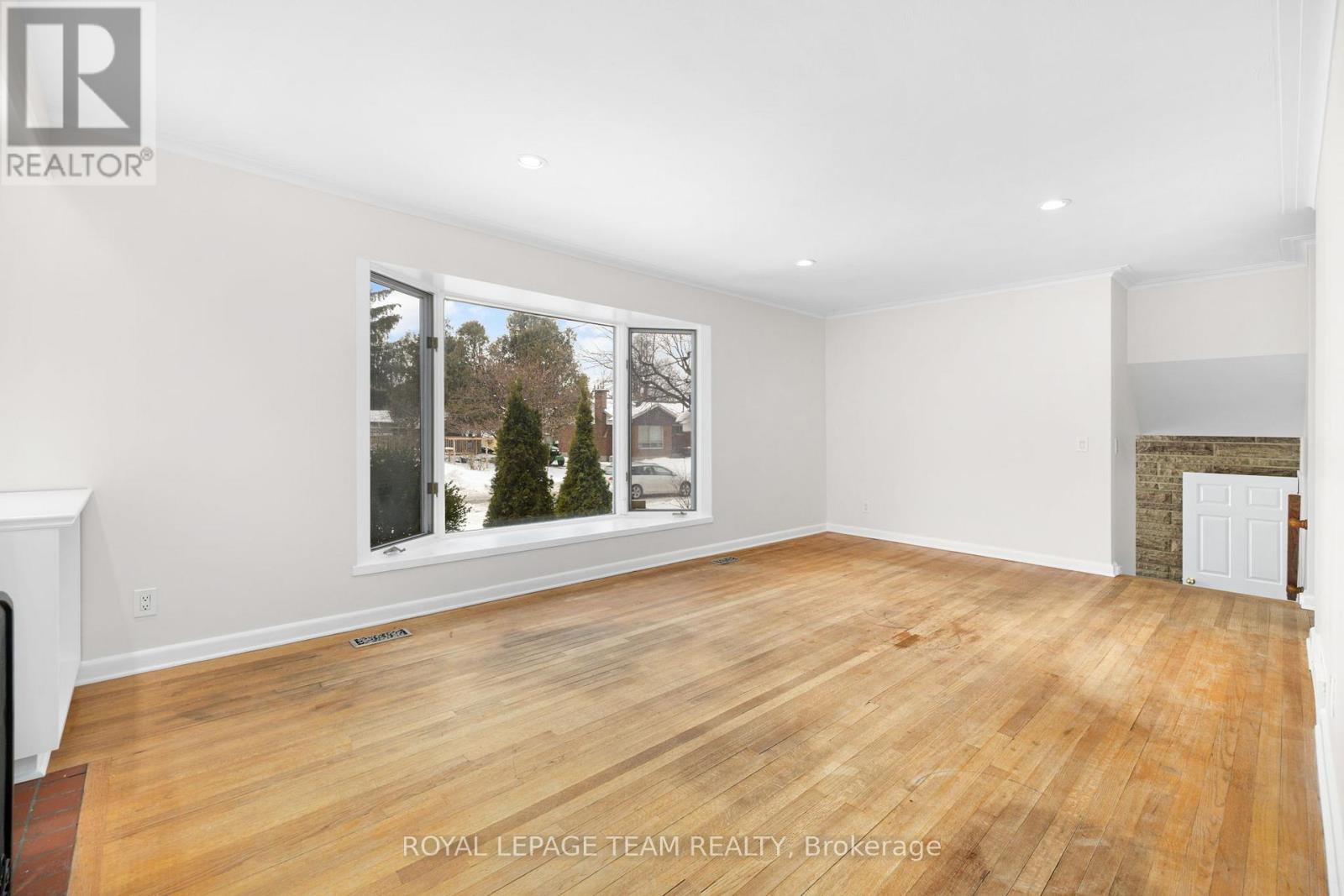 2358 Malone Crescent