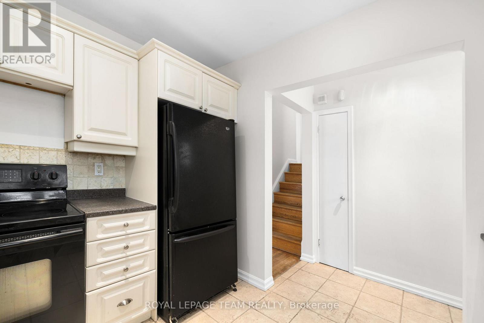 2358 Malone Crescent