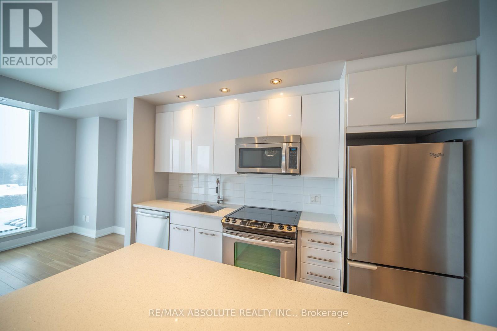 607 - 360 Patricia Avenue