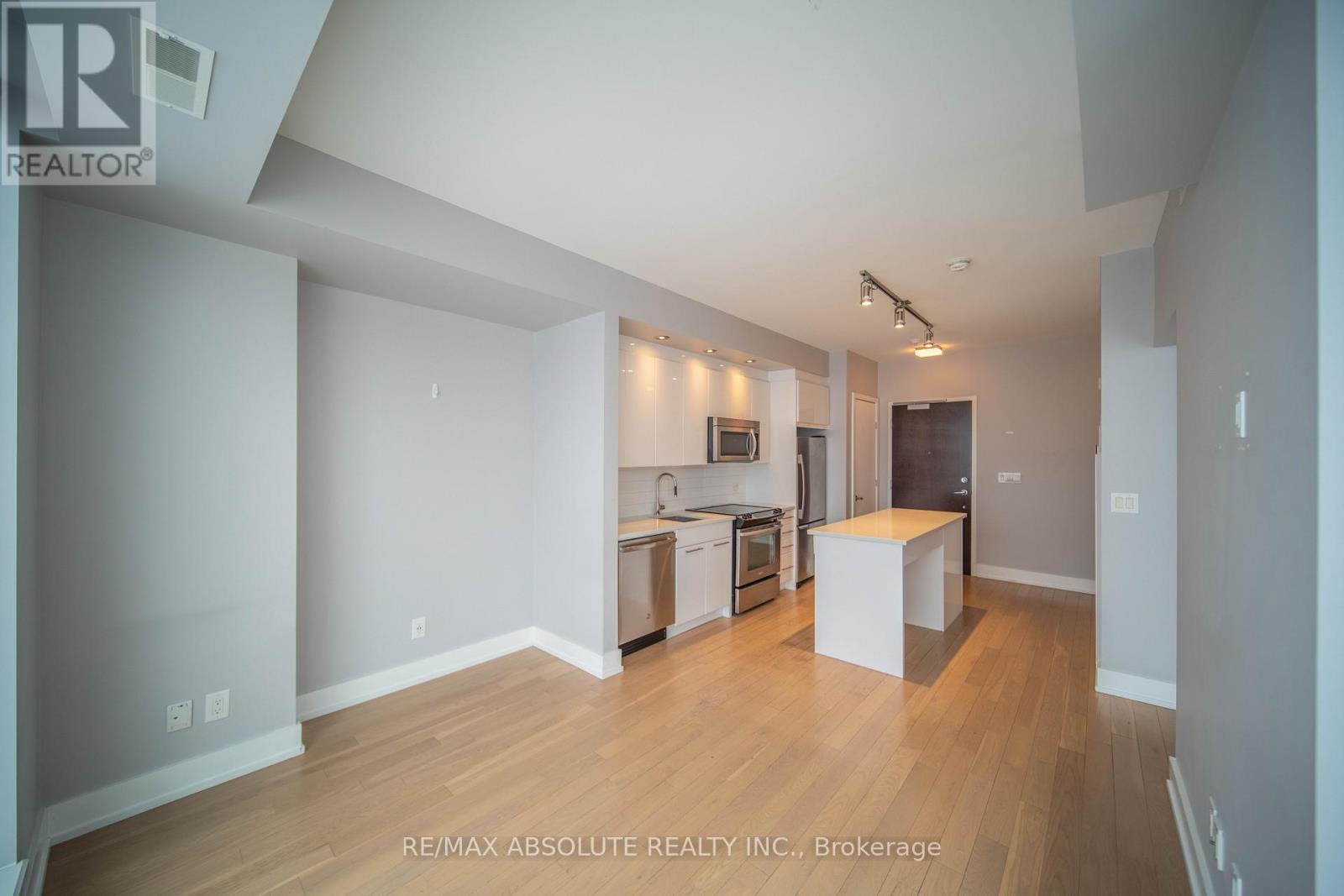 607 - 360 Patricia Avenue