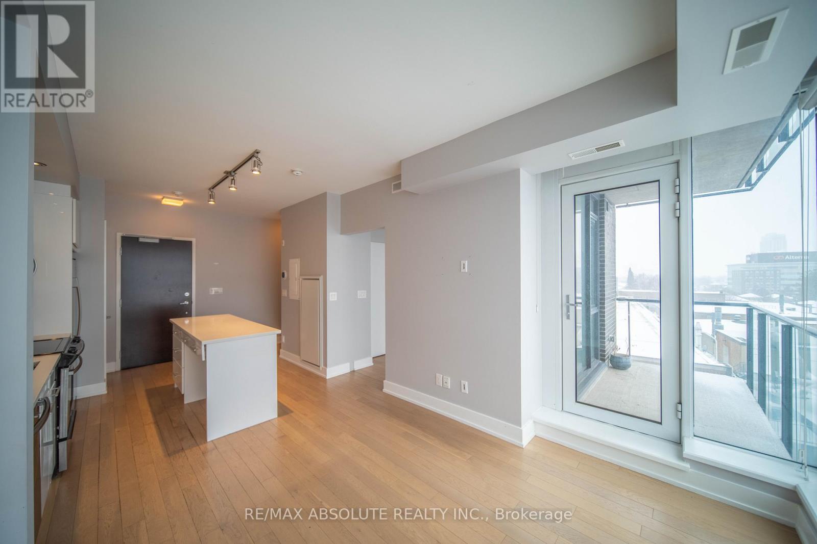 607 - 360 Patricia Avenue