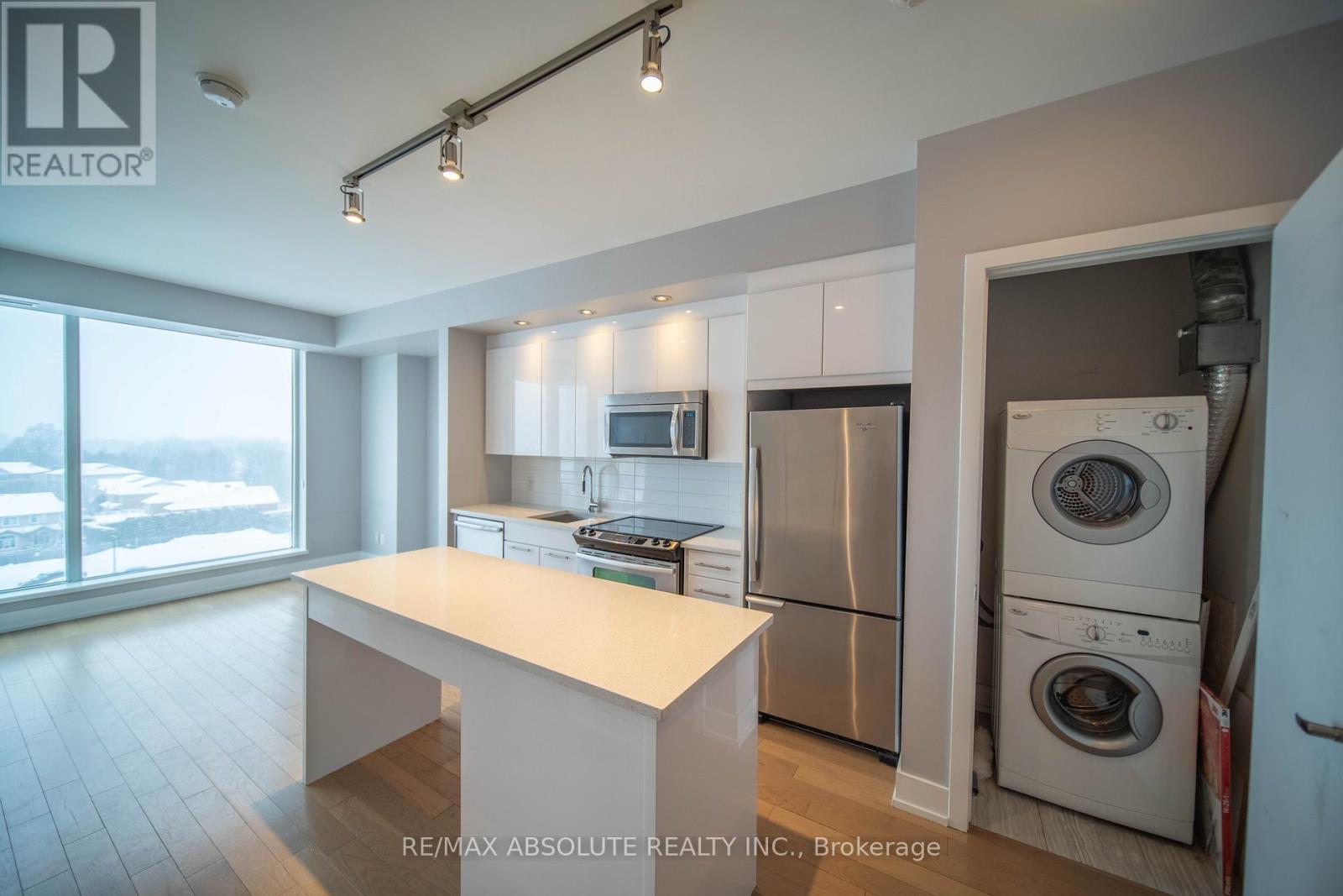 607 - 360 Patricia Avenue