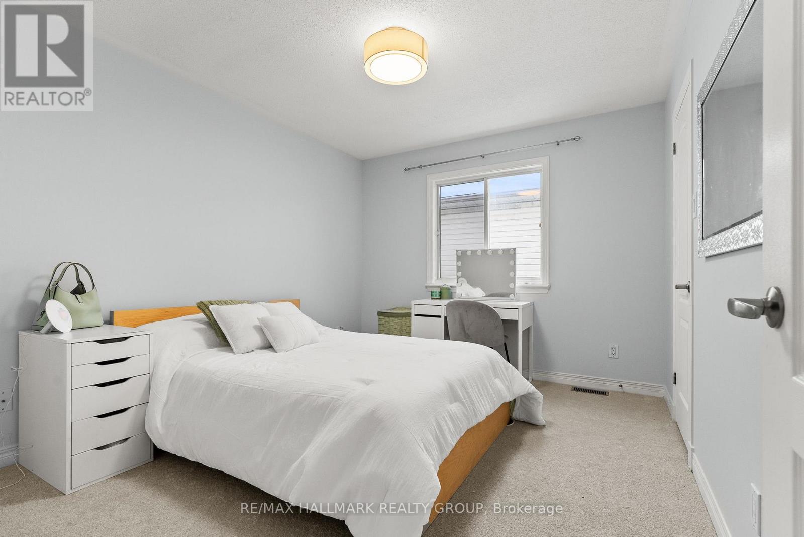 9 New Deighton Crescent