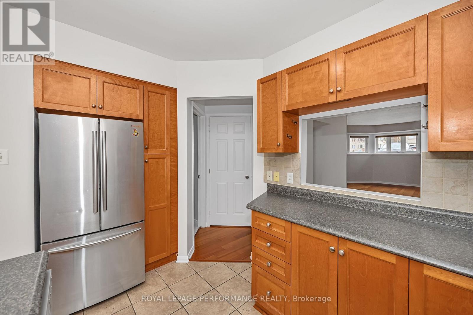 2 - 80 Briargate Private