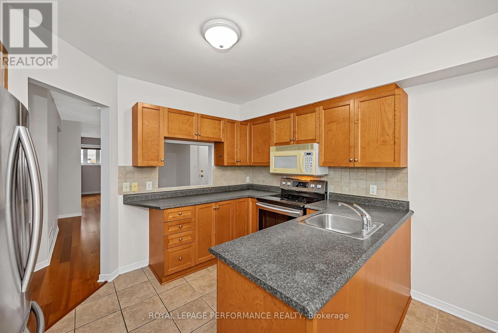 2 - 80 Briargate Private