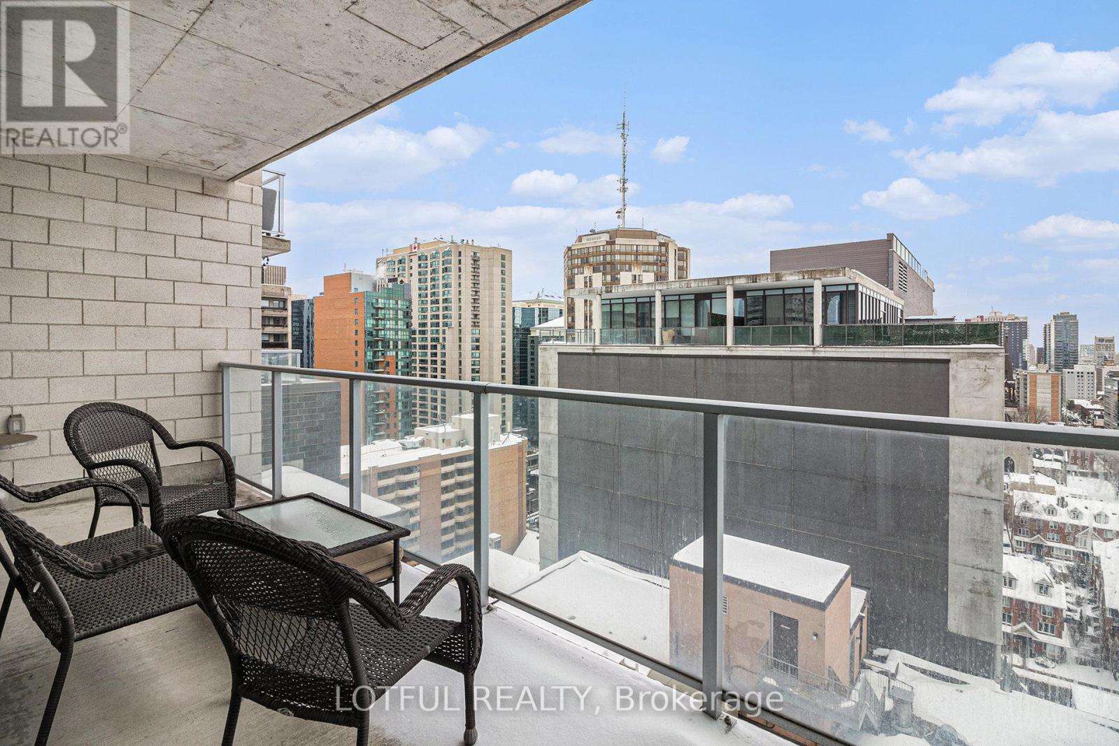 1604 - 255 Bay Street