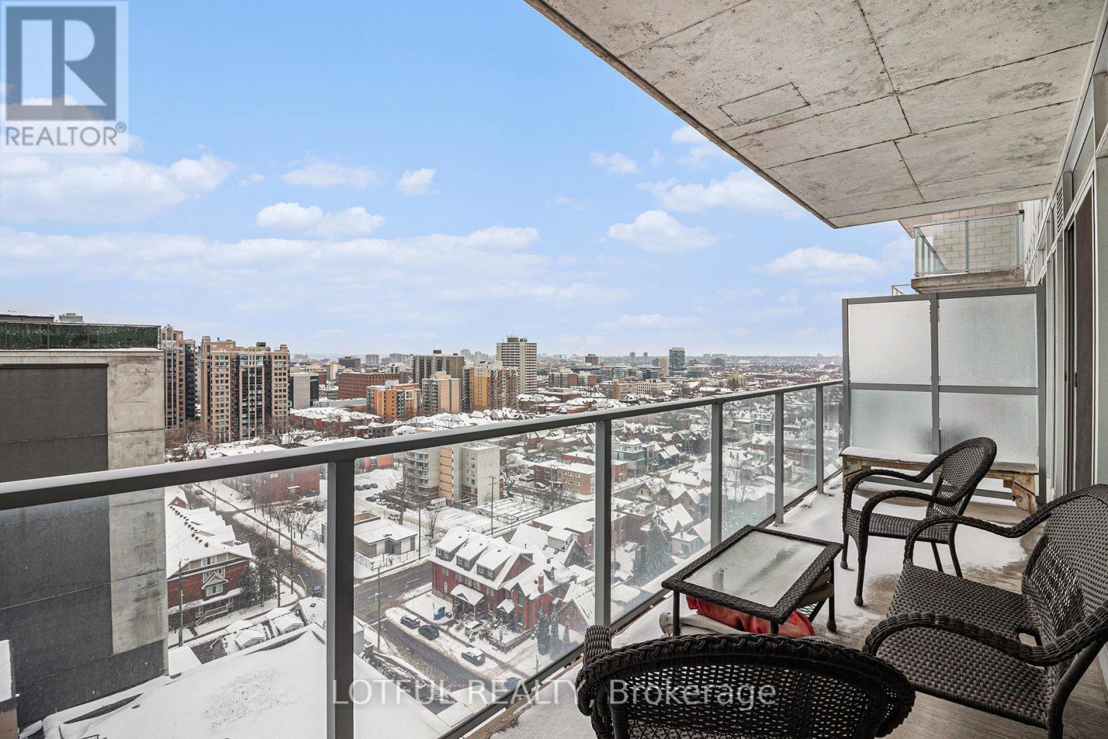 1604 - 255 Bay Street