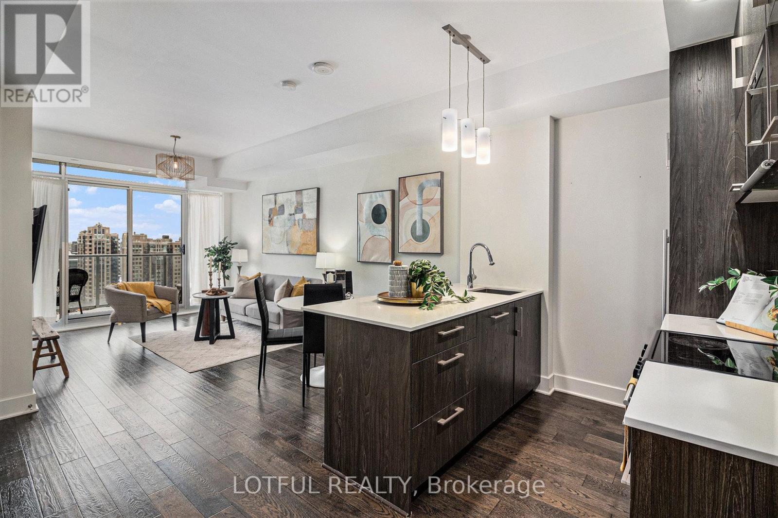 1604 - 255 Bay Street