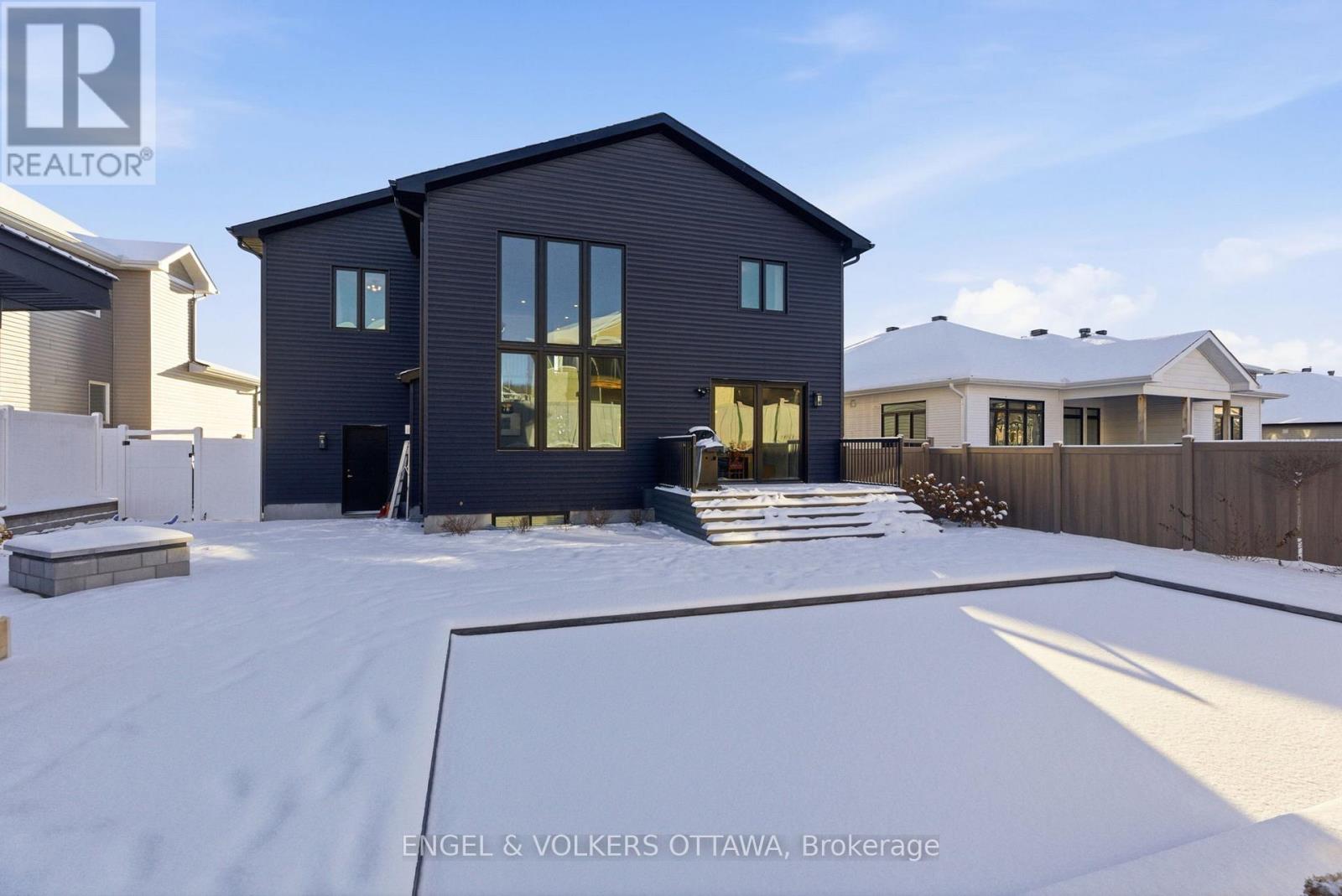 640 Meadowridge Circle