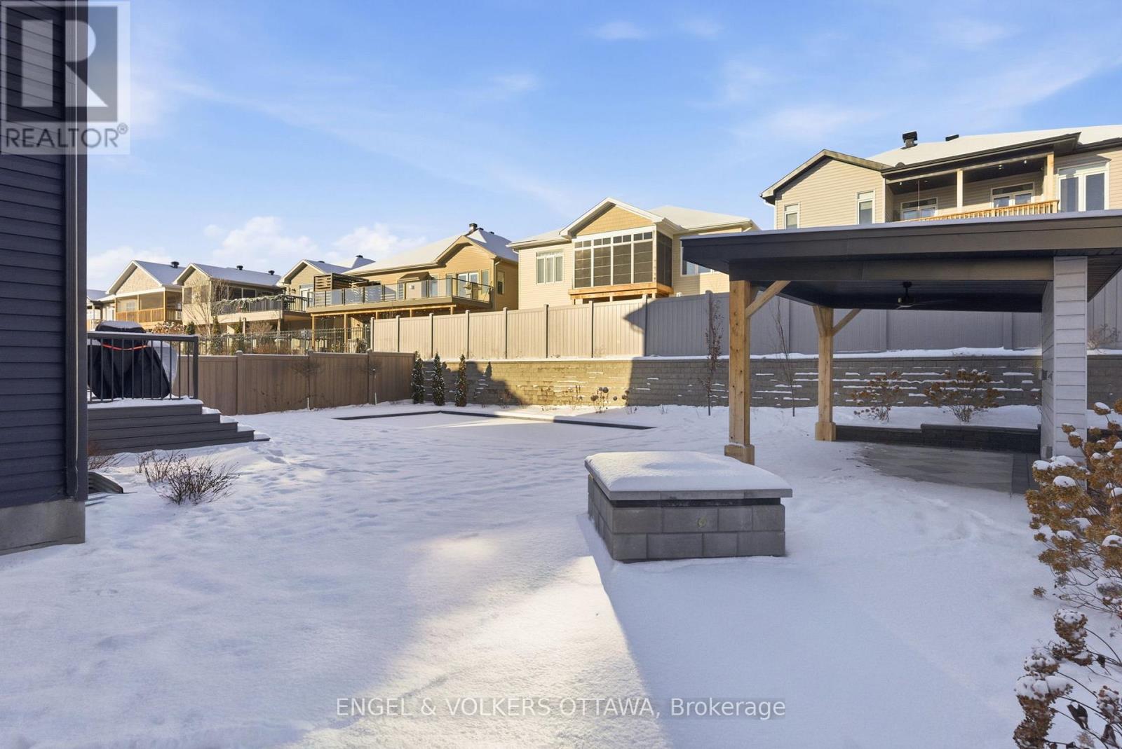 640 Meadowridge Circle