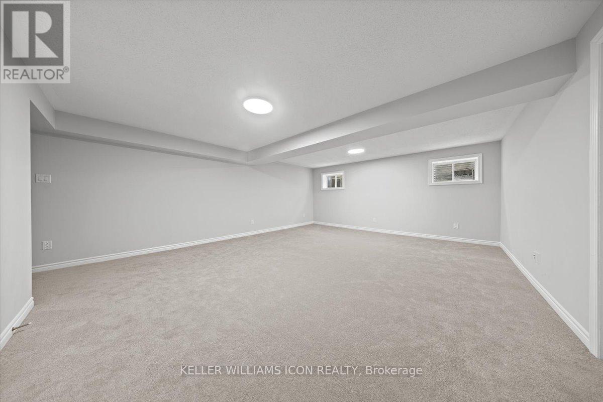 550 Sturnidae Street