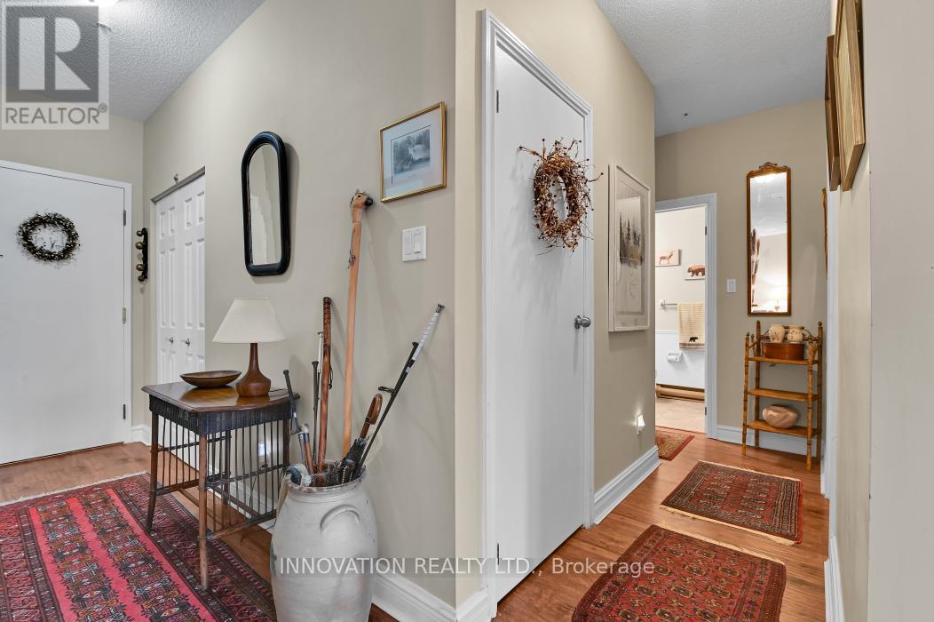 319 - 1 Rosamond Street E