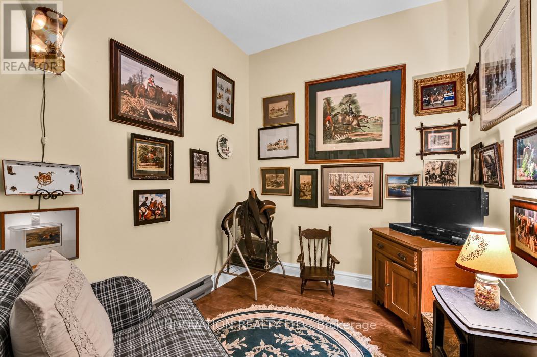 319 - 1 Rosamond Street E