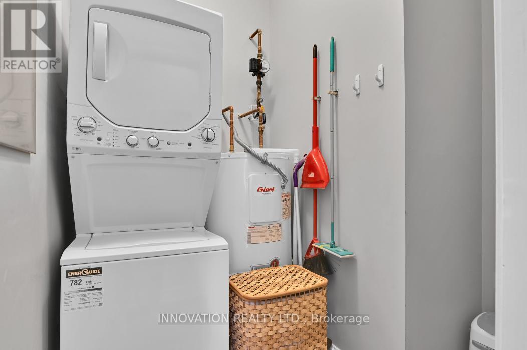 319 - 1 Rosamond Street E