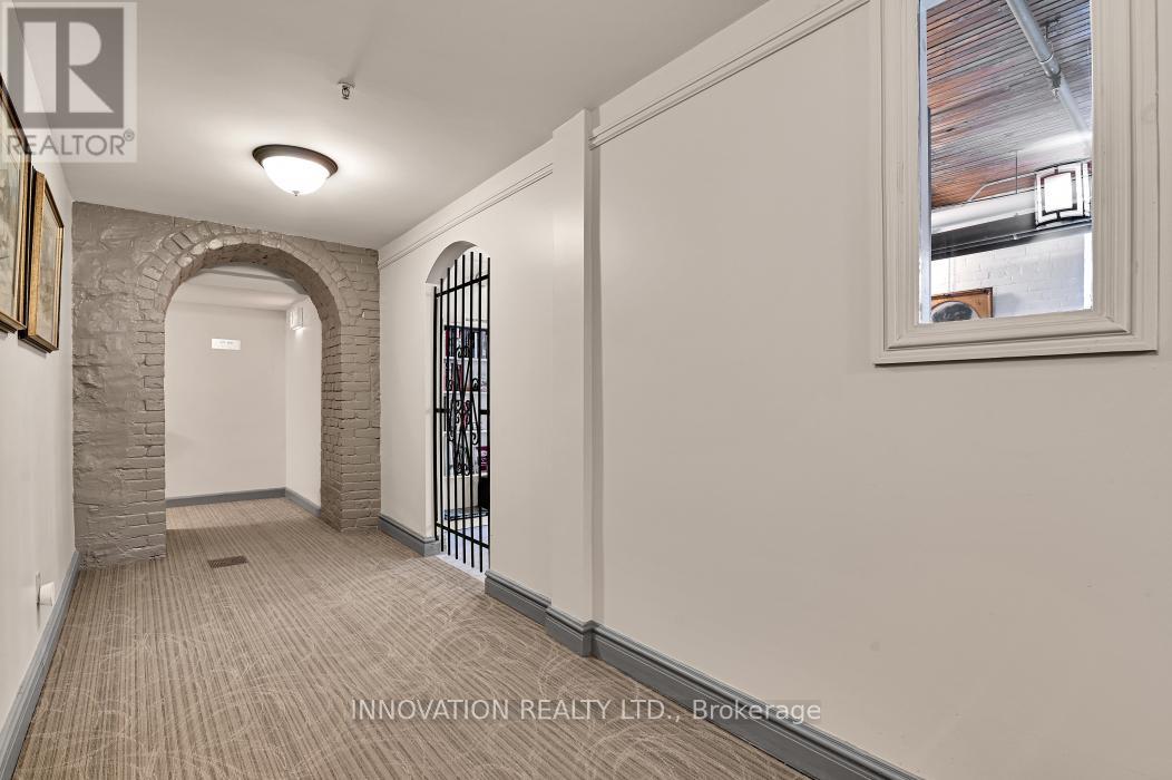 319 - 1 Rosamond Street E