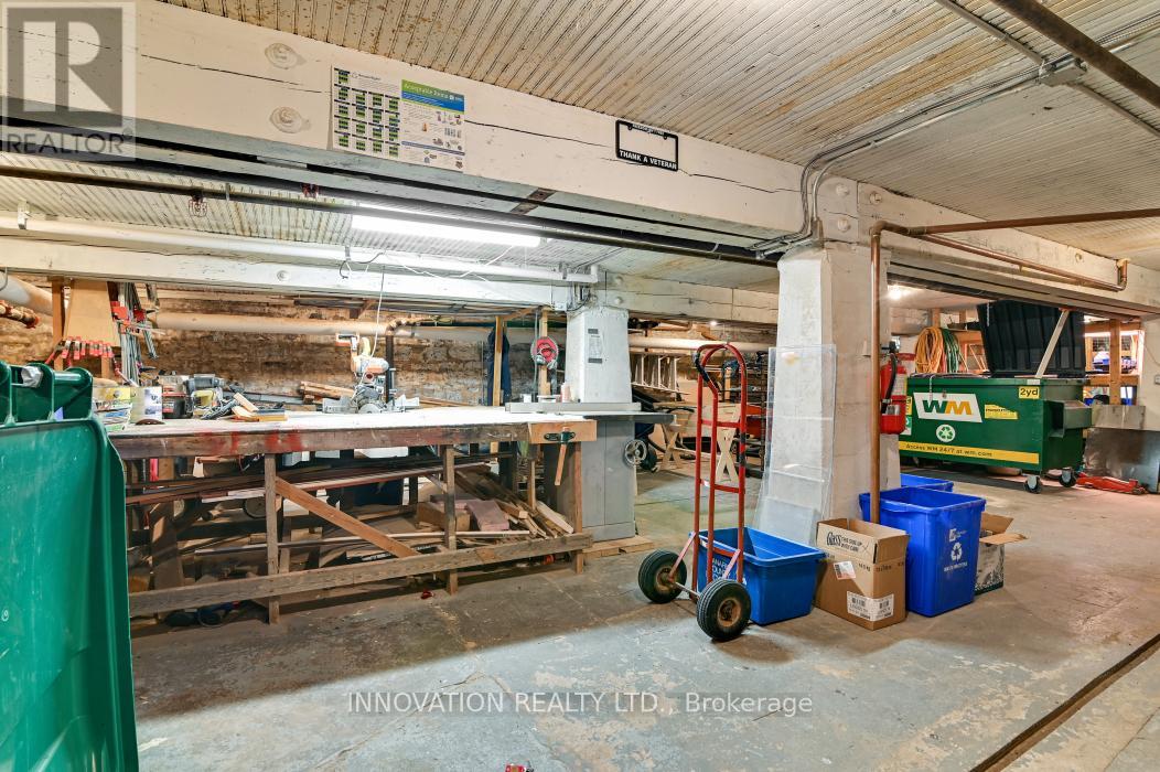 319 - 1 Rosamond Street E