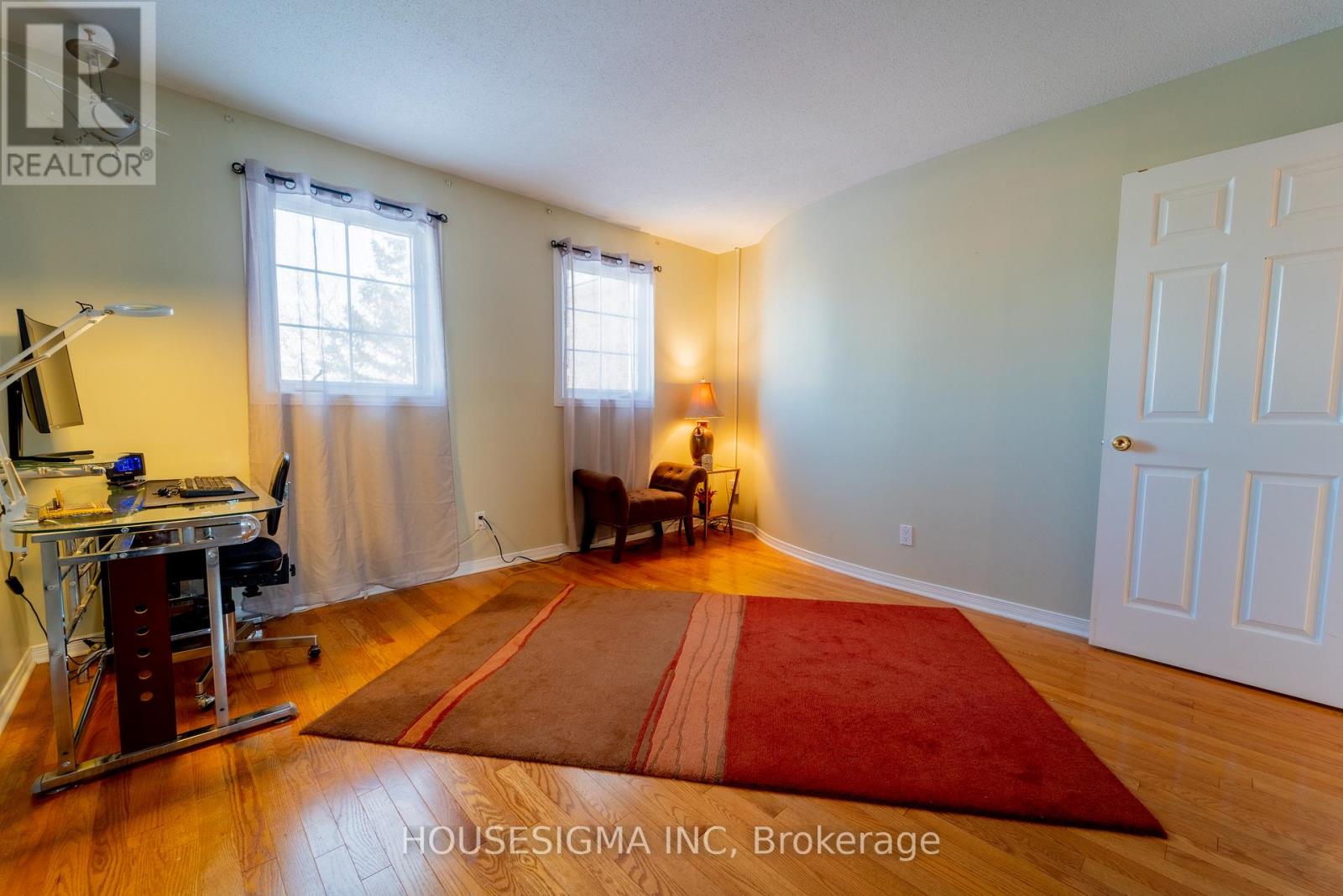 566 566 Falwyn Cres Crescent