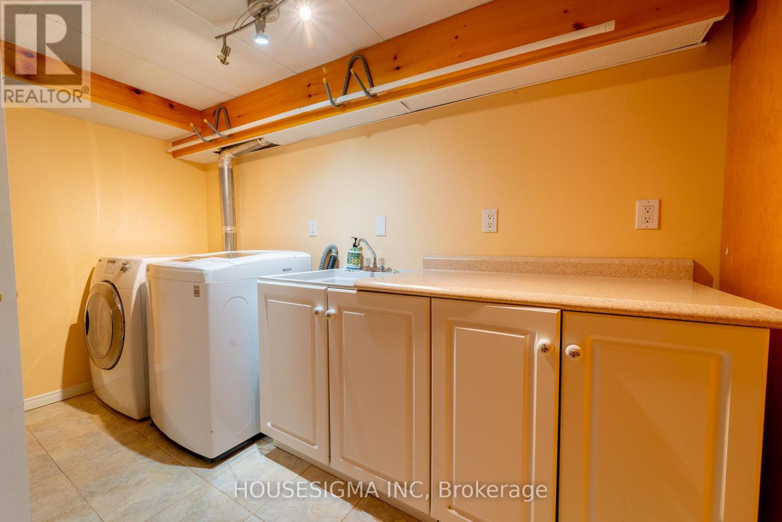 566 566 Falwyn Cres Crescent