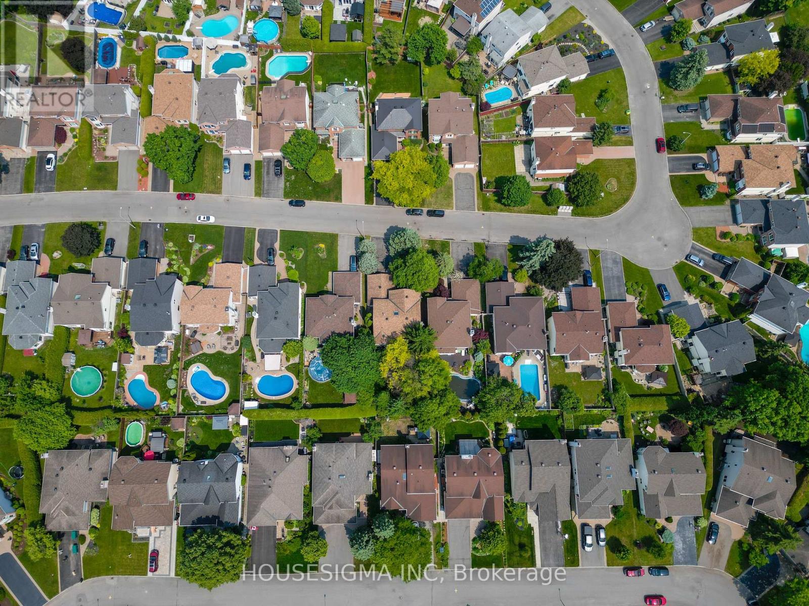 566 566 Falwyn Cres Crescent