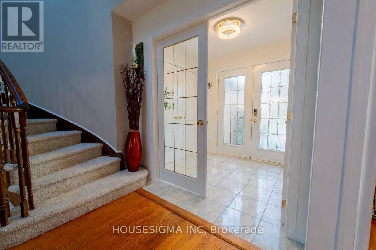 566 566 Falwyn Cres Crescent