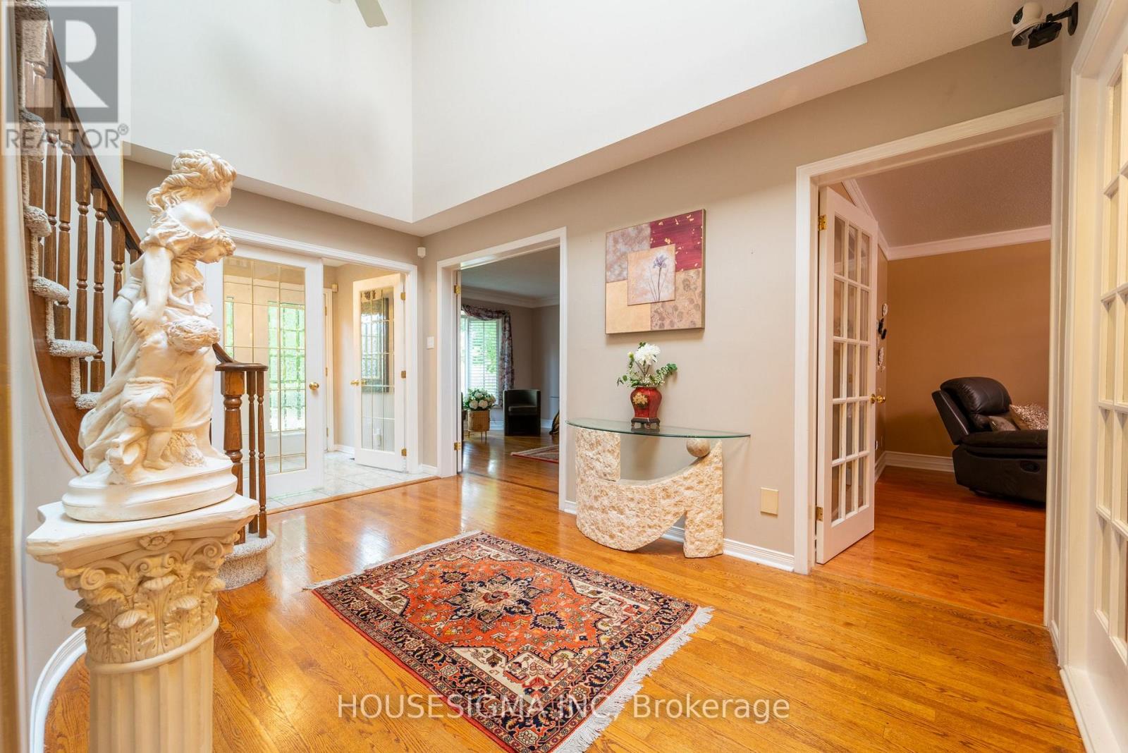 566 566 Falwyn Cres Crescent