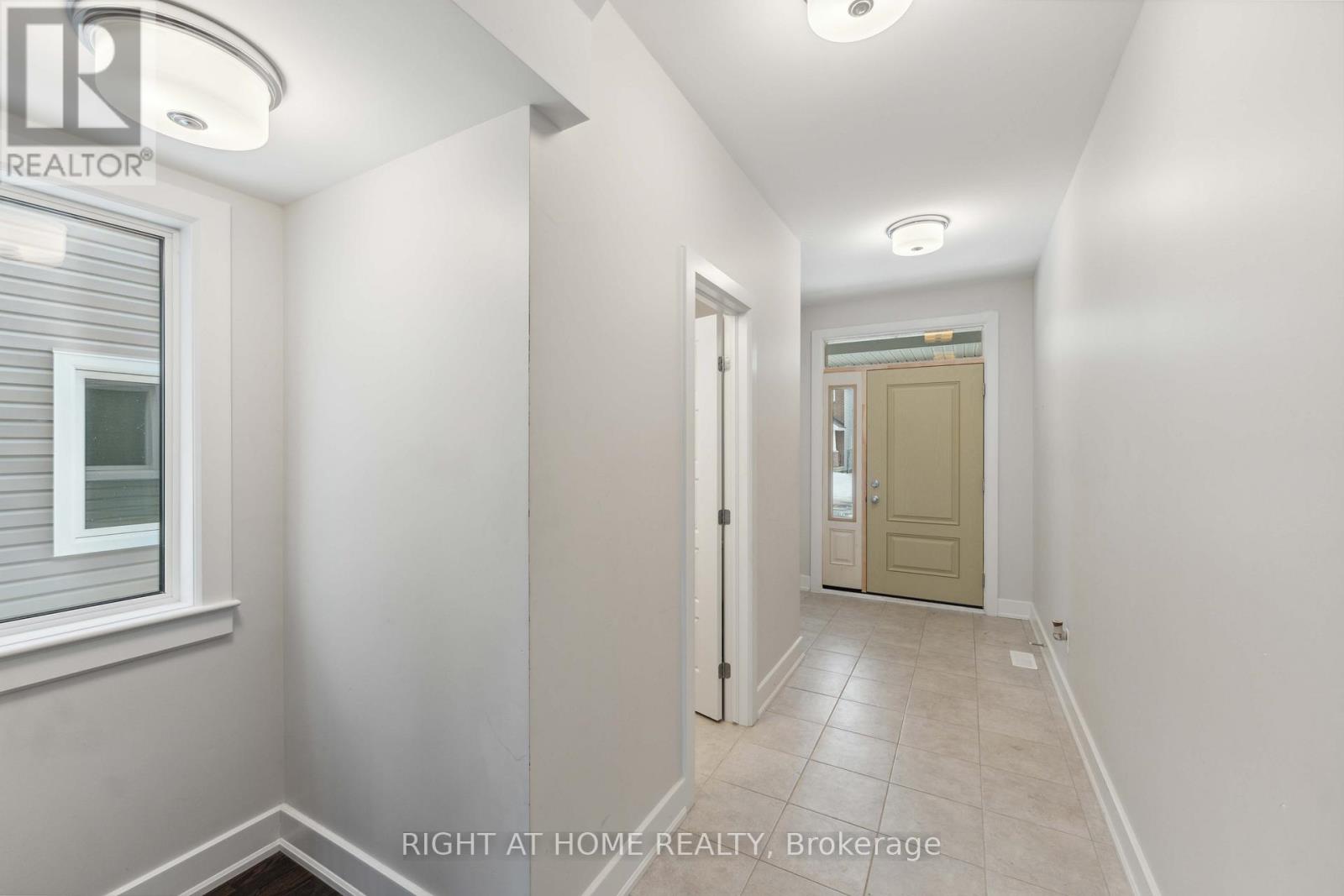 632 Moonflower Crescent W