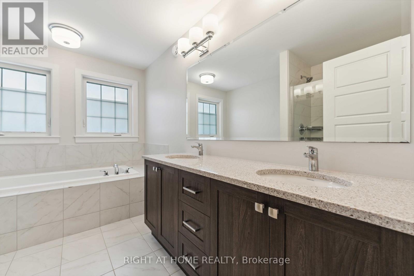 632 Moonflower Crescent W