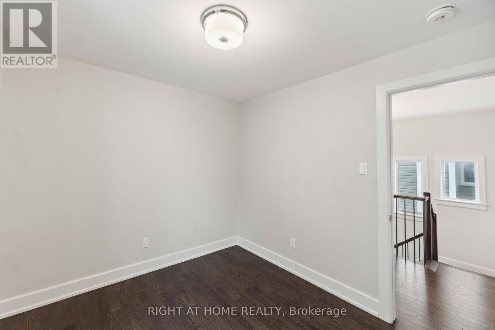 632 Moonflower Crescent W