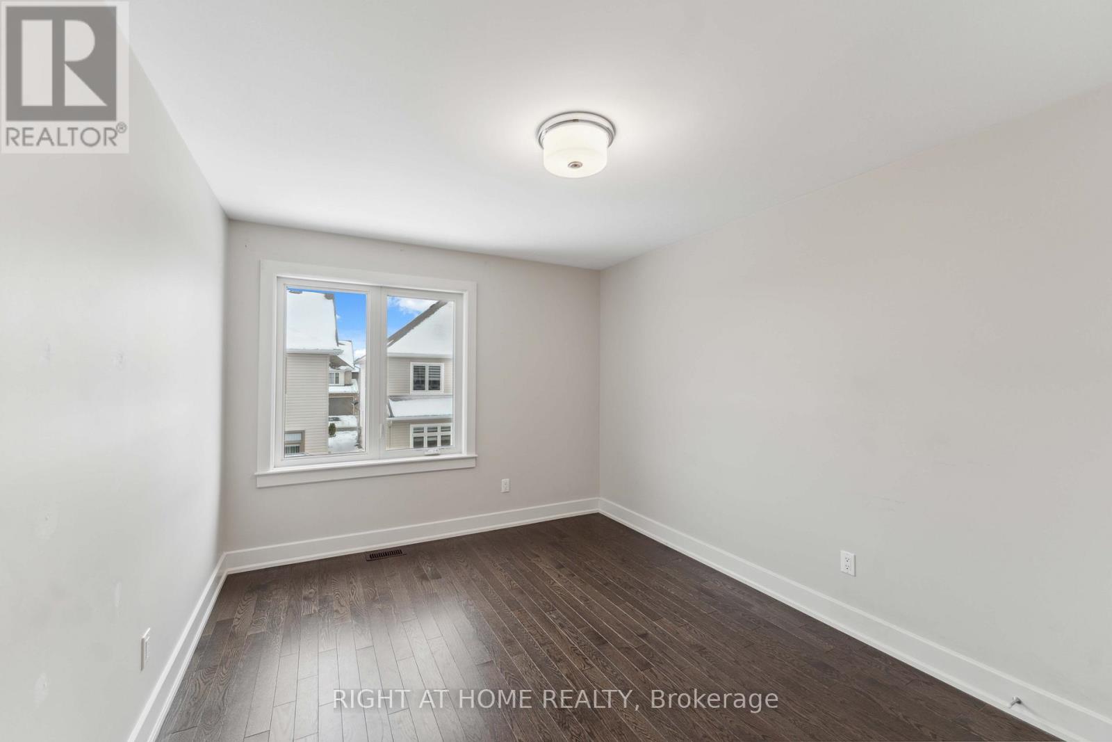 632 Moonflower Crescent W