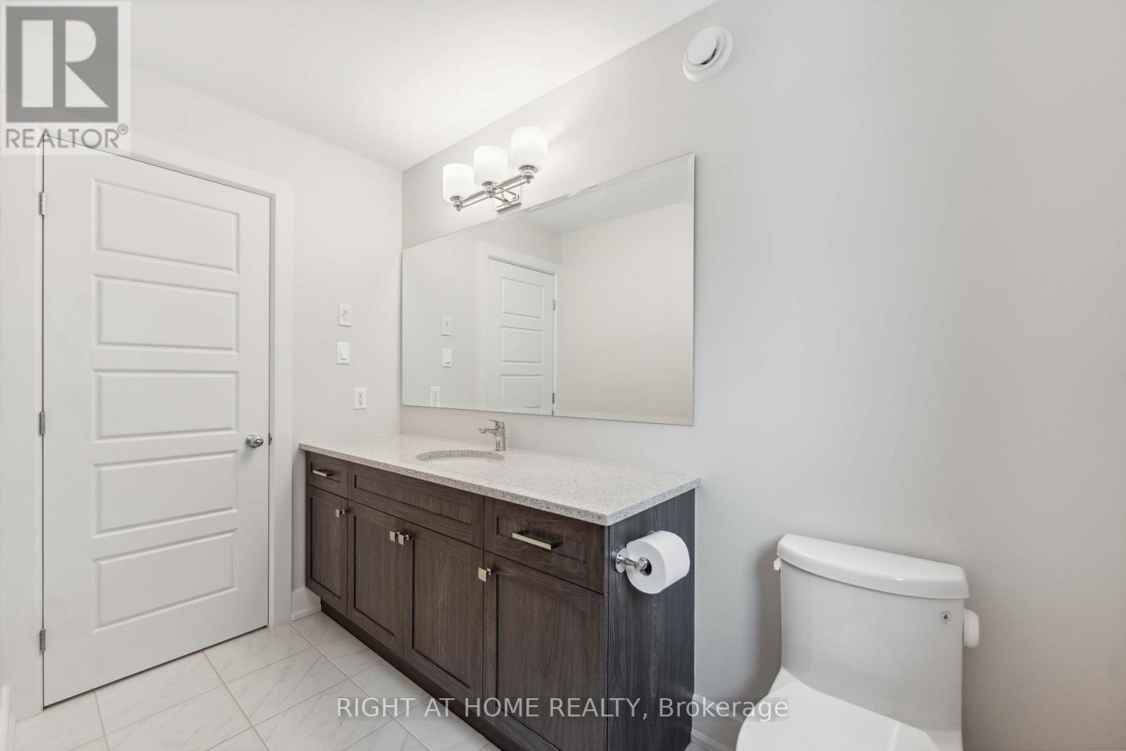 632 Moonflower Crescent W