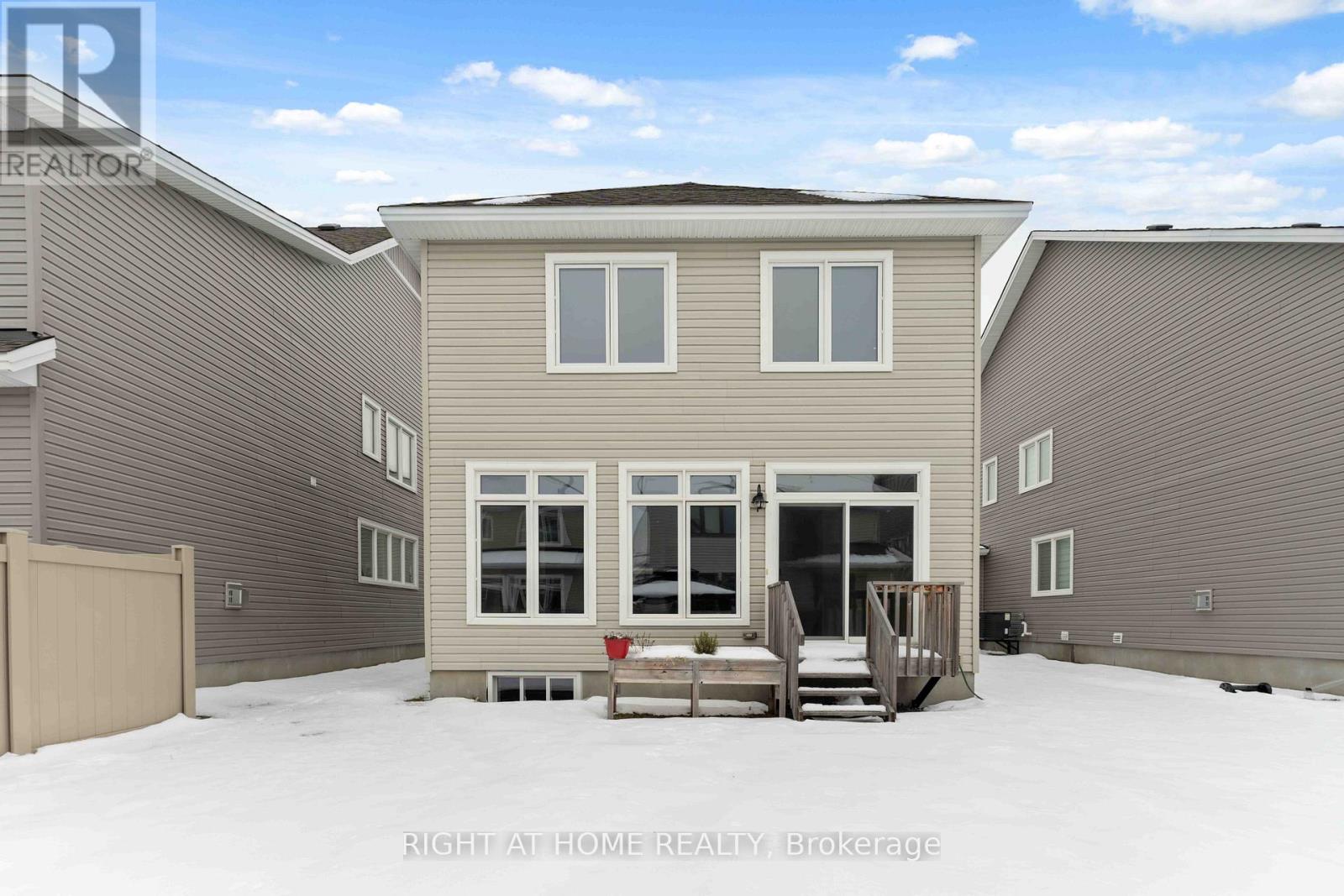 632 Moonflower Crescent W