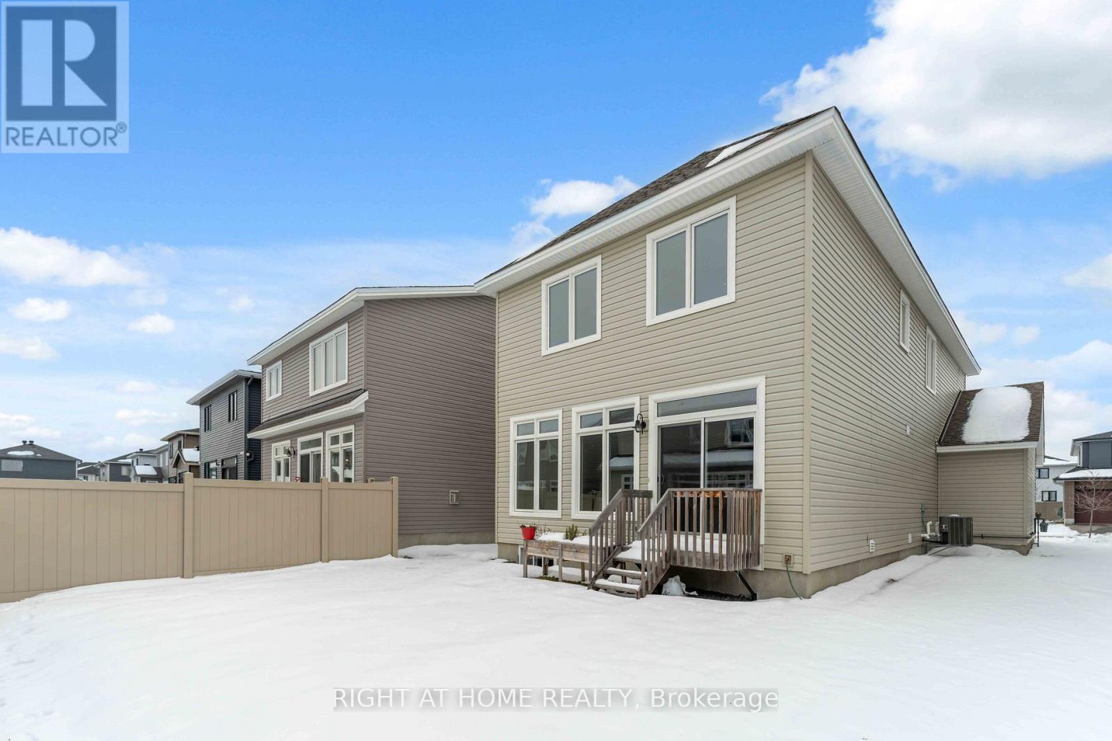 632 Moonflower Crescent W