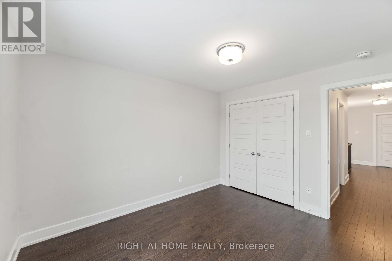 632 Moonflower Crescent W