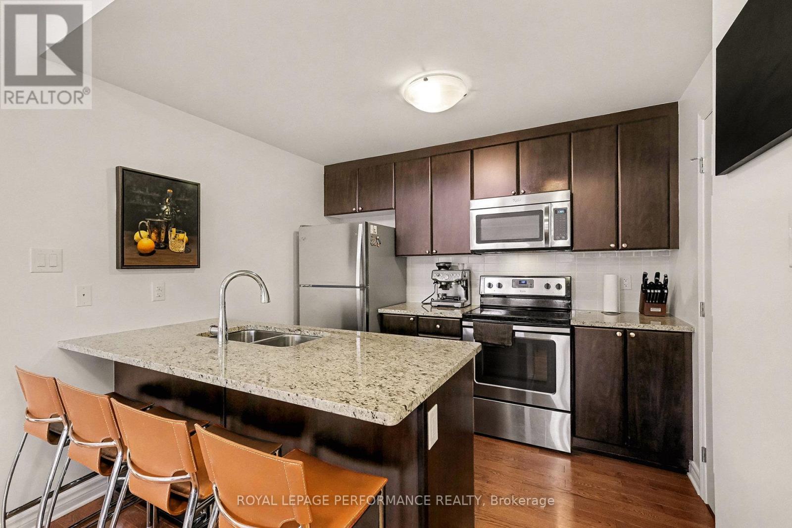 J - 362 Wood Acres Grove